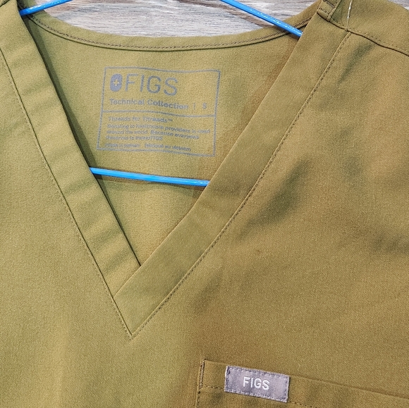 Figs Woman's Martini Olive Green Scrub Top Size Small - Picture 6 of 8